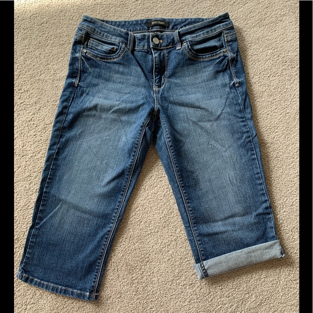 White House Black Market denim pedal pushers, excellent condition.